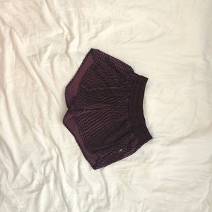 lululemon tracker IV short